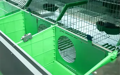 High-strength plastic nest boxes ensure safe and comfortable breeding.